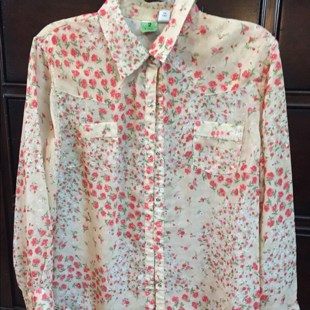 Long sleeve flowered dress shirt